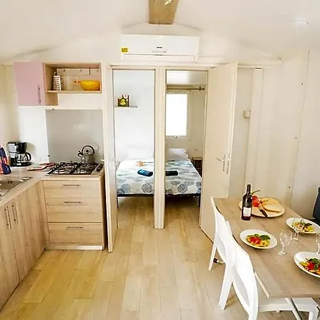 Happy Camp Mobile Homes In Park Village de vacances 4*